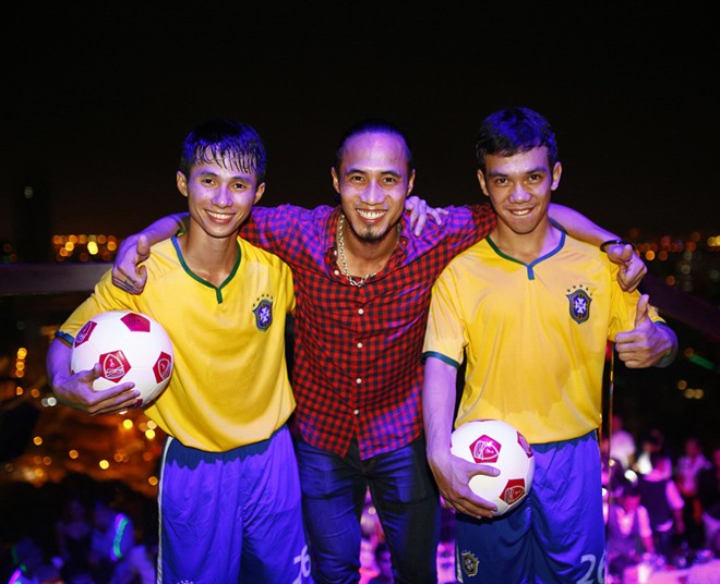 Phạm Anh Khoa cuồng nhiệt mùa World Cup - ảnh 3